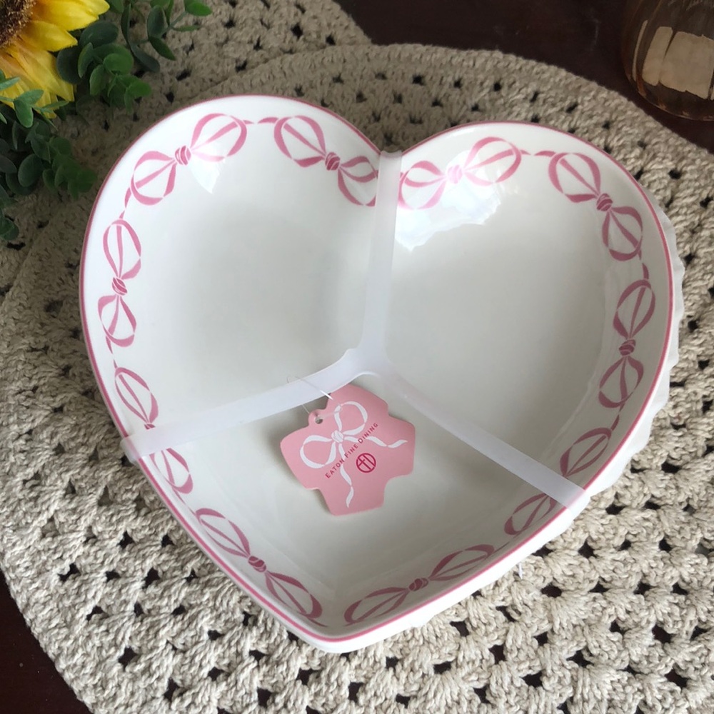 White Porcelain Heart Shaped Bowls with Pink Bow Detail